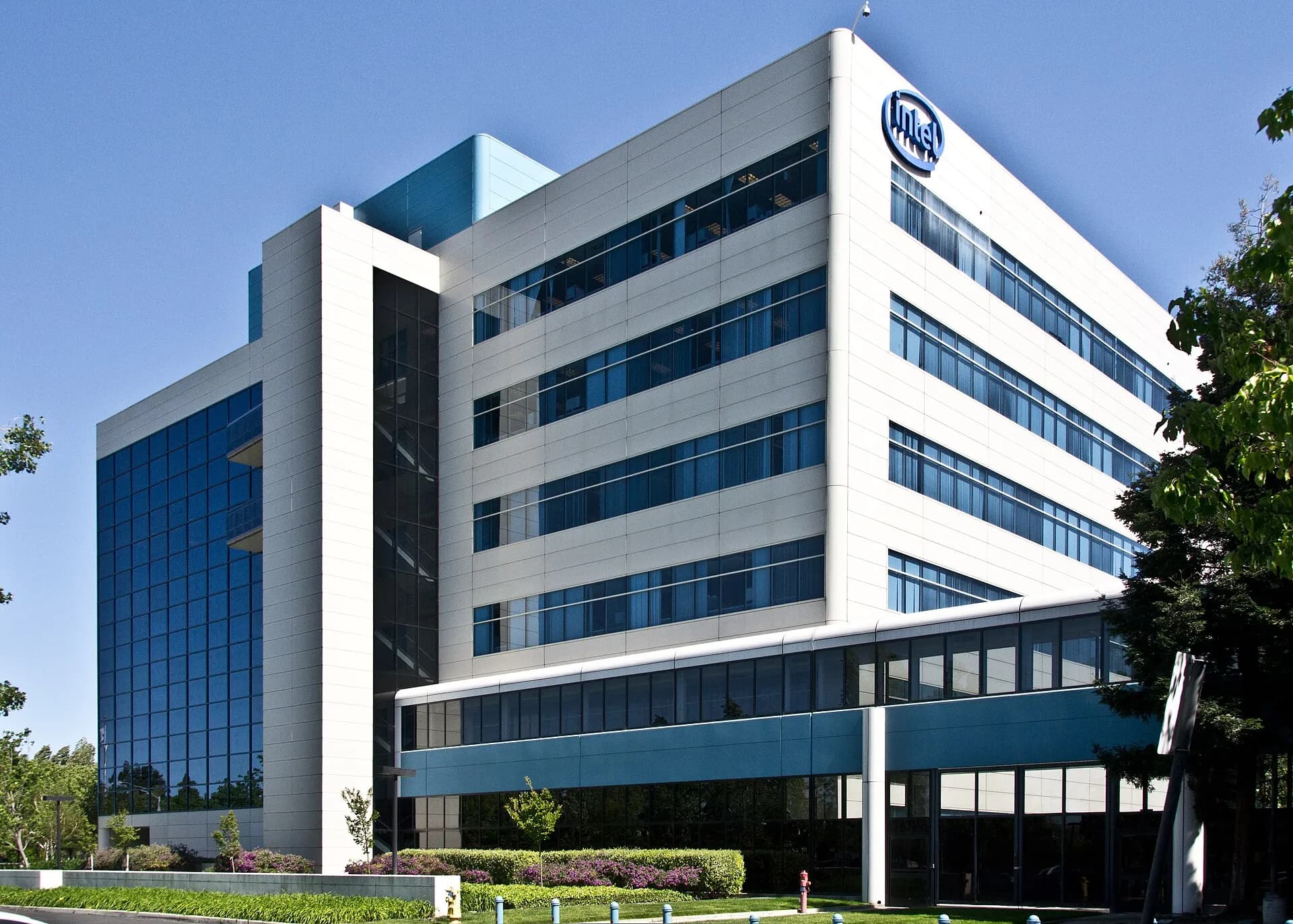 Intel HQ in Santa Clara, CA