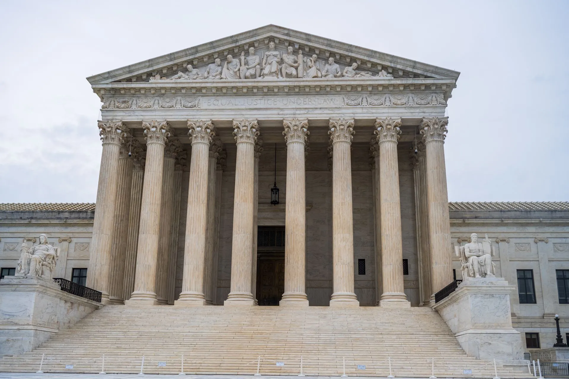 Front view of the iconic US Supreme Court building showcasing its grand columns and classic architecture, illustrating Arizona courts cyberattack copied protective orders and 150,000+